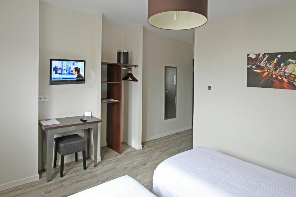 Hotel-Restaurant La Caborne ลิมงเนต์ ภายนอก รูปภาพ